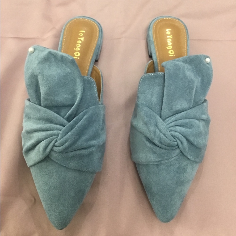 🚫🚫 SOLD 🚫🚫GORGEOUS SANDALS